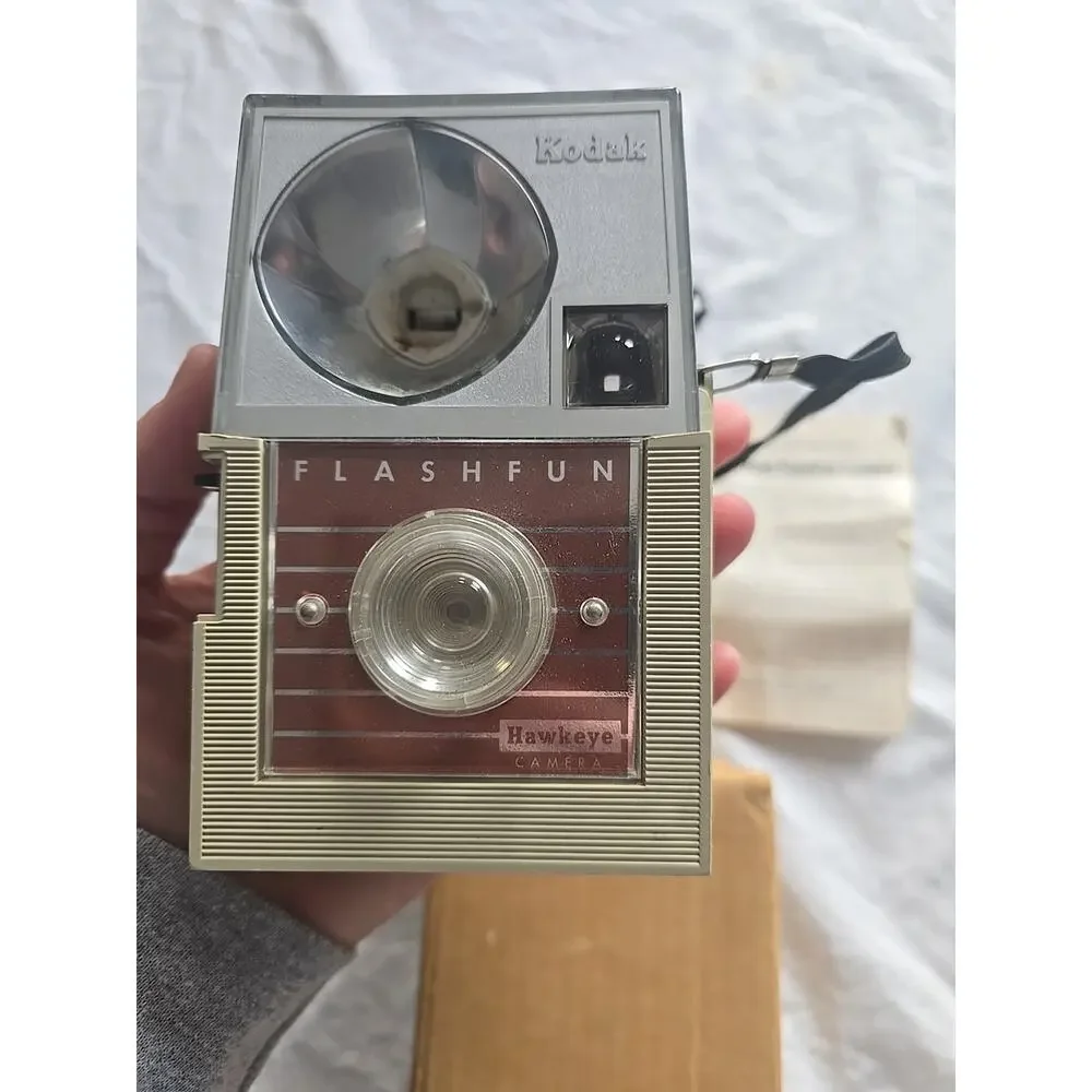 Vintage Kodak Hawkeye Flashfun‎ 126 Film Point & Shoot Retro Collectible Camera